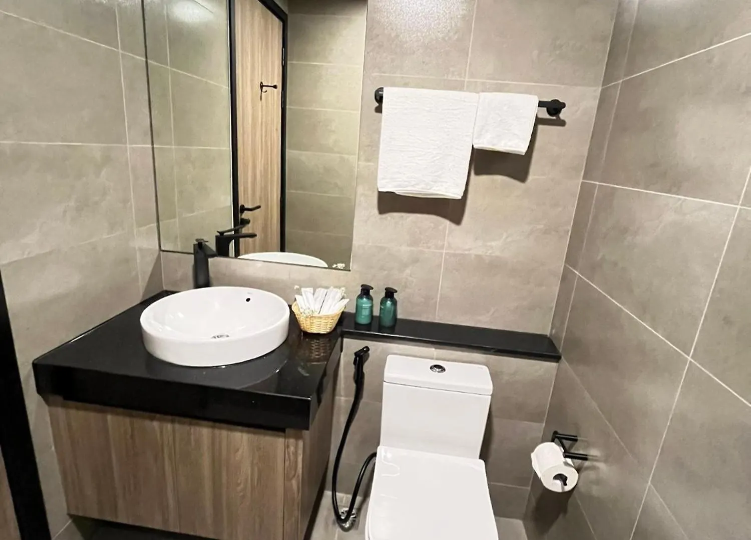 Tropical House - New Apartment At Delasol Ho Chi Minh City