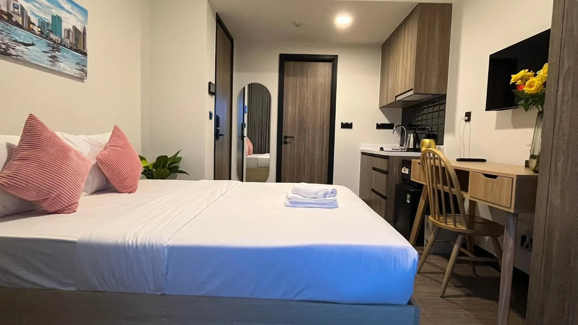 Tropical House - New Apartment At Delasol 호치민