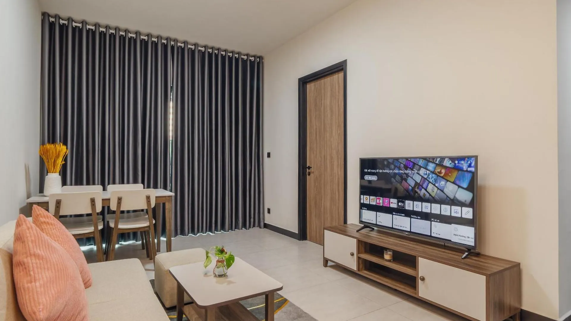 Tropical House - New Apartment At Delasol Ho Chi Minh City 0*,  Vietnam