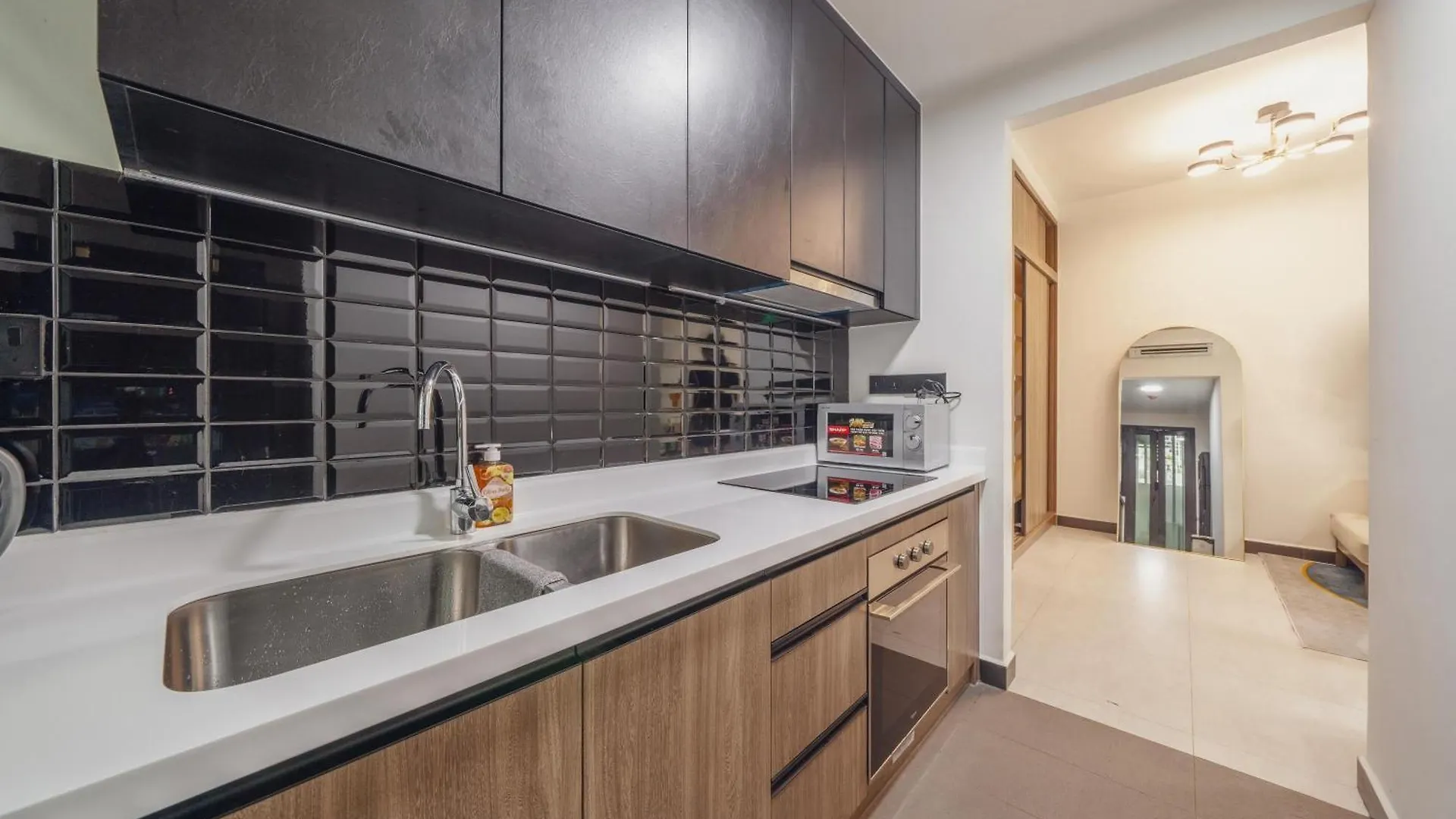Tropical House - New Apartment At Delasol 호치민
