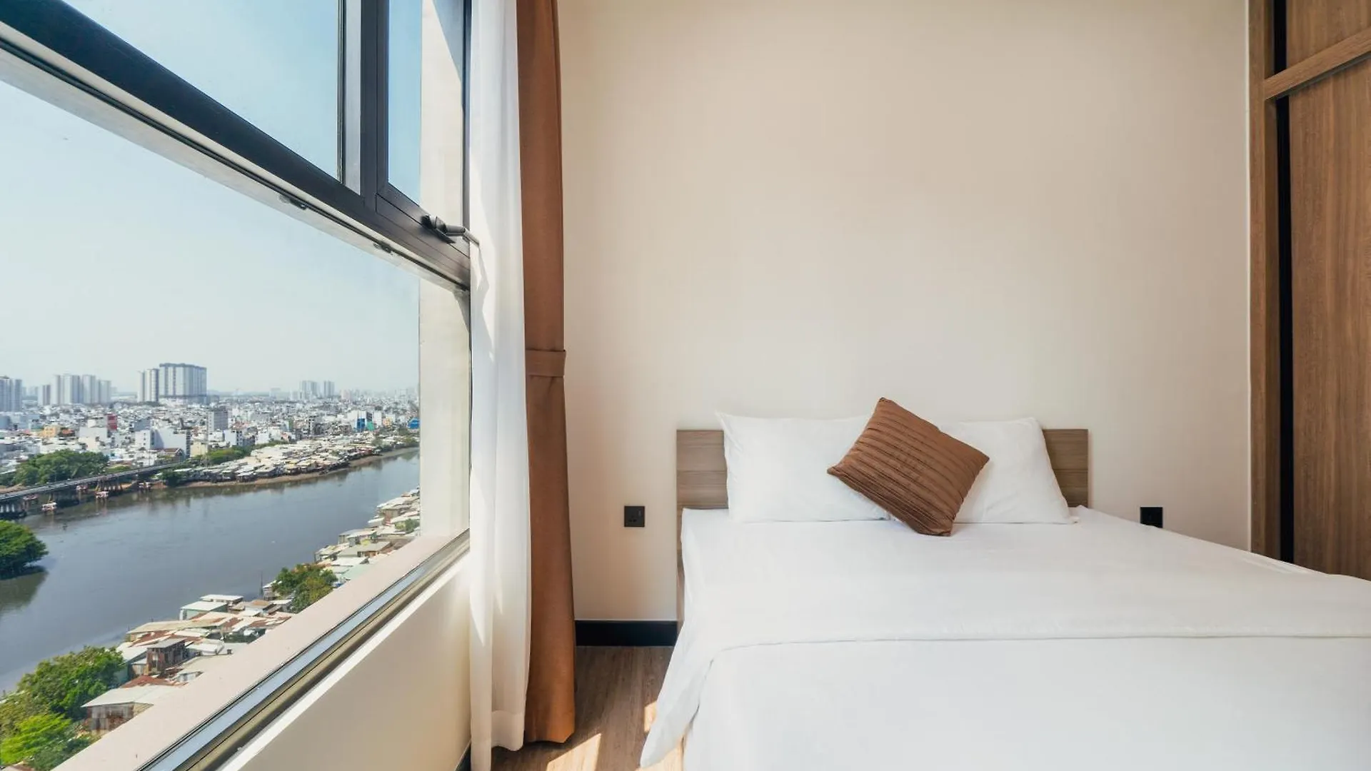 Tropical House - New Apartment At Delasol 호치민
